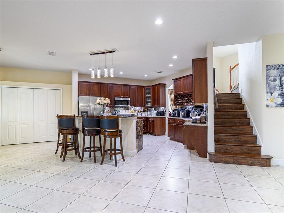 待售: $680,000 (4 贝兹, 3 浴室, 3336 平方英尺)