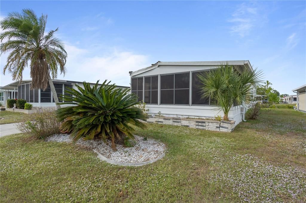 На продажу: $154,900 (2 спален, 2 ванн, 1152 Квадратных фут)