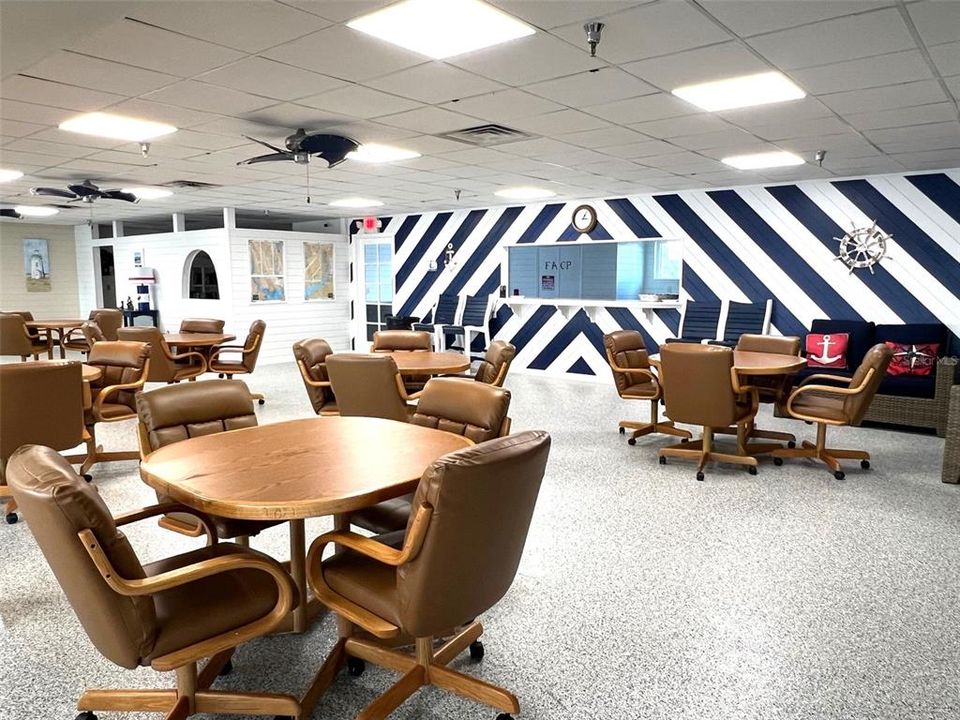 На продажу: $154,900 (2 спален, 2 ванн, 1152 Квадратных фут)