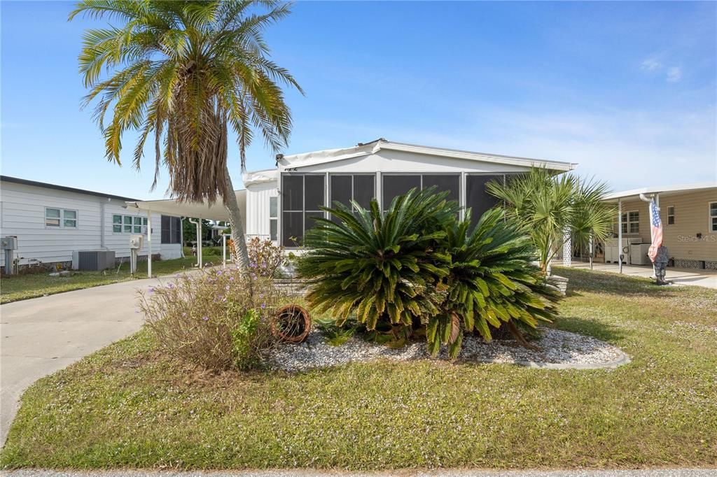 На продажу: $154,900 (2 спален, 2 ванн, 1152 Квадратных фут)