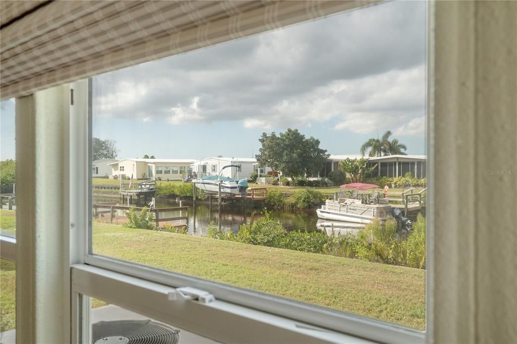 На продажу: $154,900 (2 спален, 2 ванн, 1152 Квадратных фут)