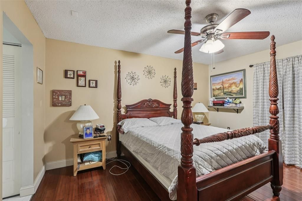 На продажу: $399,000 (3 спален, 2 ванн, 1322 Квадратных фут)