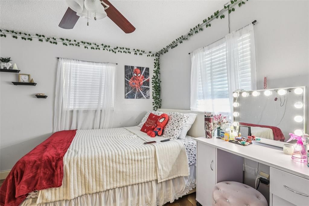 На продажу: $399,000 (3 спален, 2 ванн, 1322 Квадратных фут)