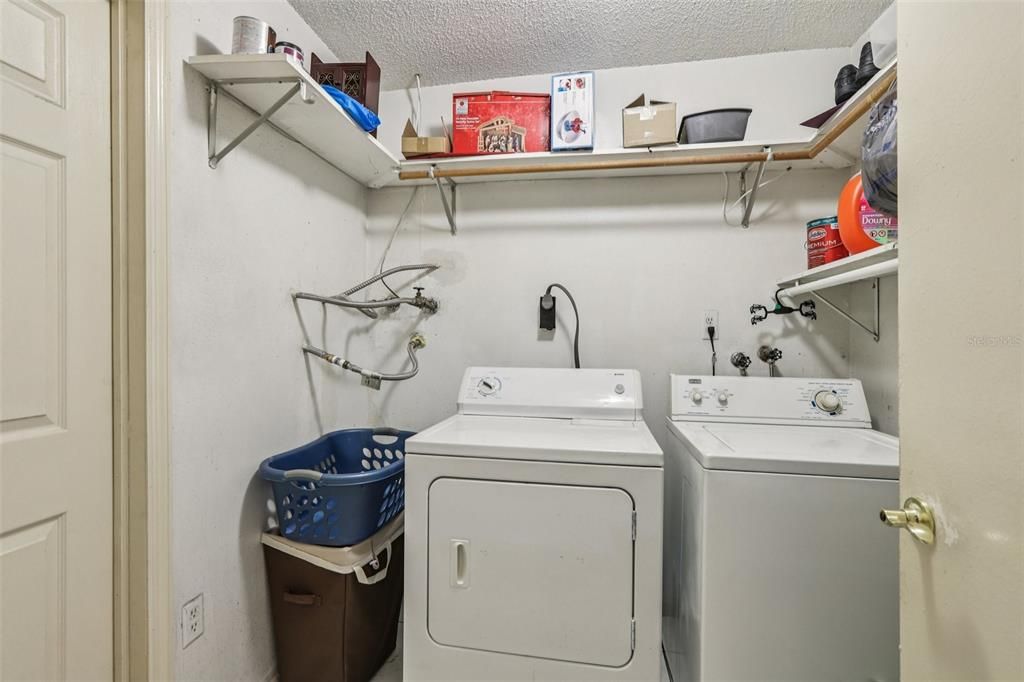 На продажу: $399,000 (3 спален, 2 ванн, 1322 Квадратных фут)