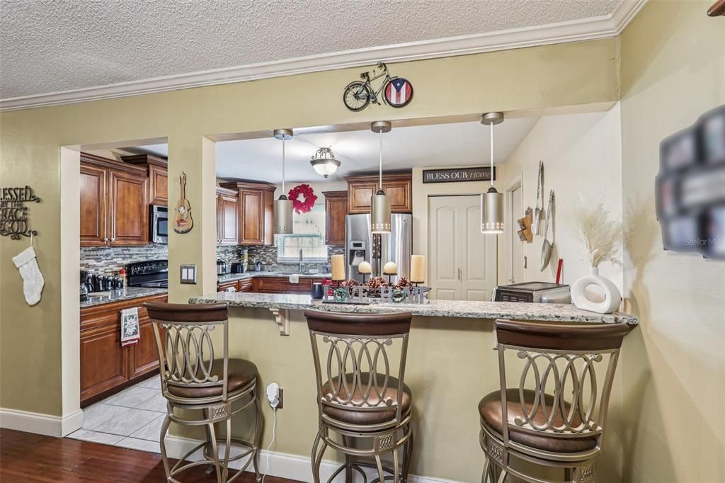 На продажу: $399,000 (3 спален, 2 ванн, 1322 Квадратных фут)