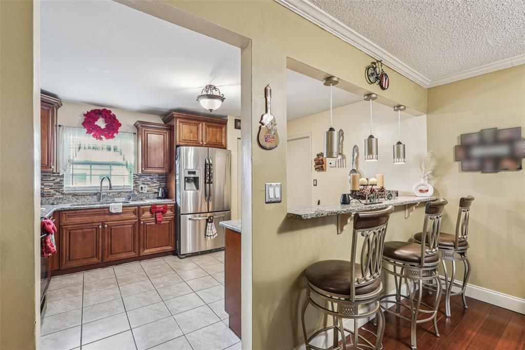 На продажу: $399,000 (3 спален, 2 ванн, 1322 Квадратных фут)