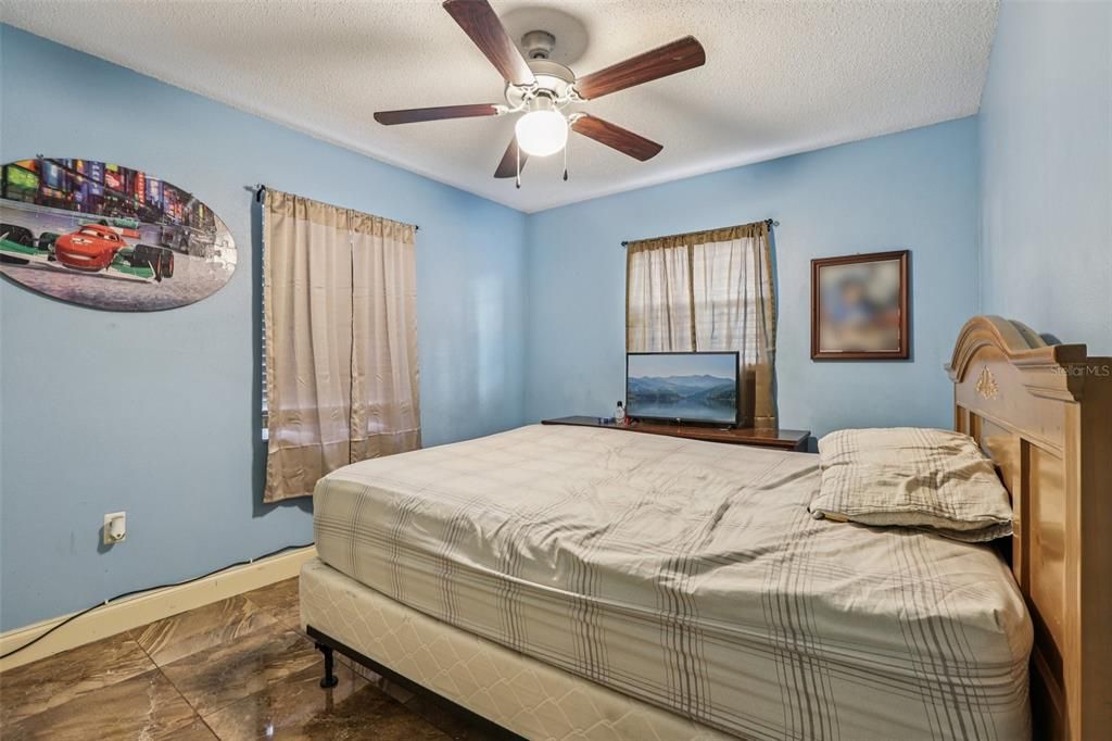 На продажу: $399,000 (3 спален, 2 ванн, 1322 Квадратных фут)