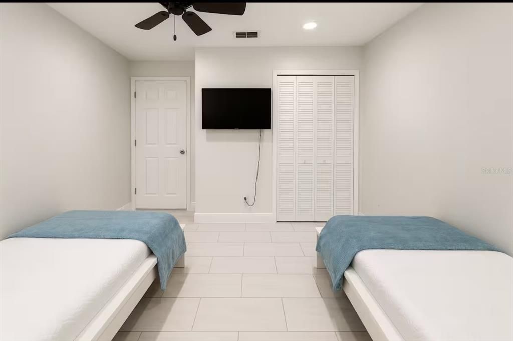 For Sale: $419,900 (3 beds, 2 baths, 1410 Square Feet)