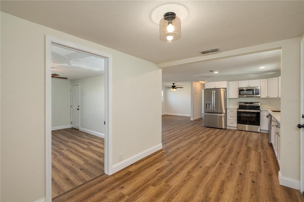 En Venta: $279,000 (4 camas, 3 baños, 1626 Pies cuadrados)