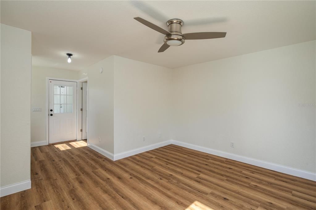 En Venta: $279,000 (4 camas, 3 baños, 1626 Pies cuadrados)