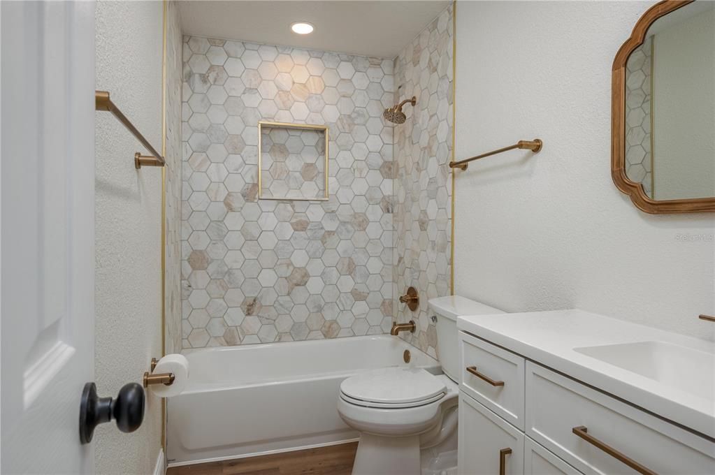 En Venta: $279,000 (4 camas, 3 baños, 1626 Pies cuadrados)