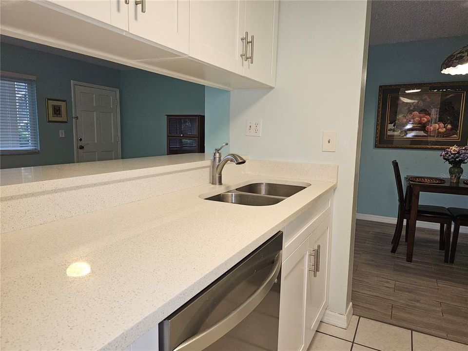 出租: $1,450 (1 贝兹, 1 浴室, 690 平方英尺)