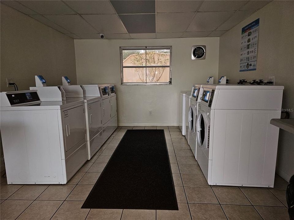 出租: $1,450 (1 贝兹, 1 浴室, 690 平方英尺)