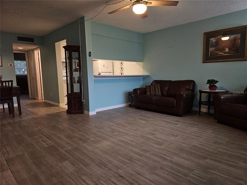 出租: $1,450 (1 贝兹, 1 浴室, 690 平方英尺)