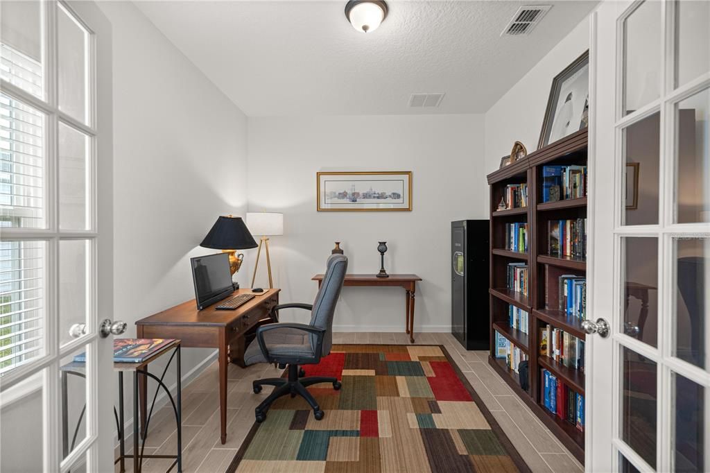 待售: $290,000 (2 贝兹, 2 浴室, 1548 平方英尺)