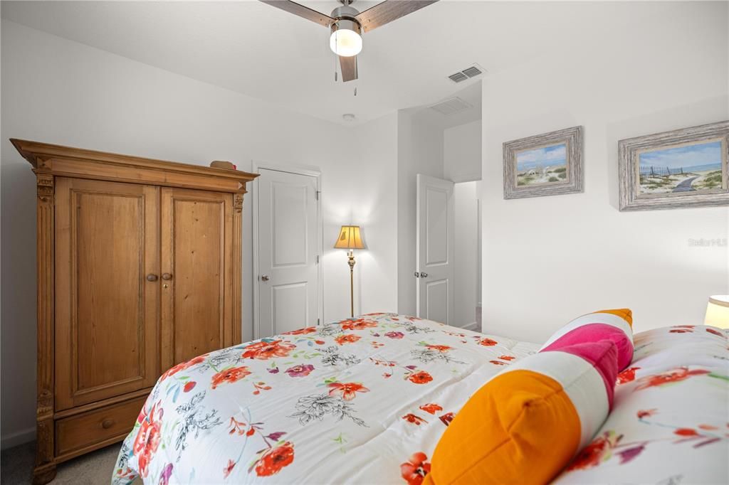 待售: $290,000 (2 贝兹, 2 浴室, 1548 平方英尺)