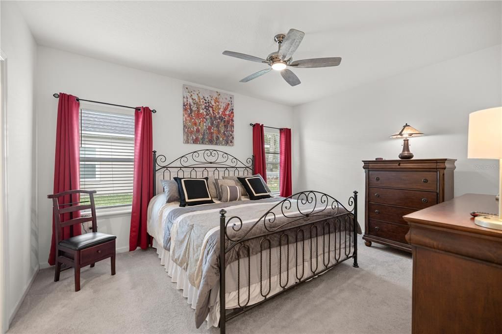 待售: $290,000 (2 贝兹, 2 浴室, 1548 平方英尺)