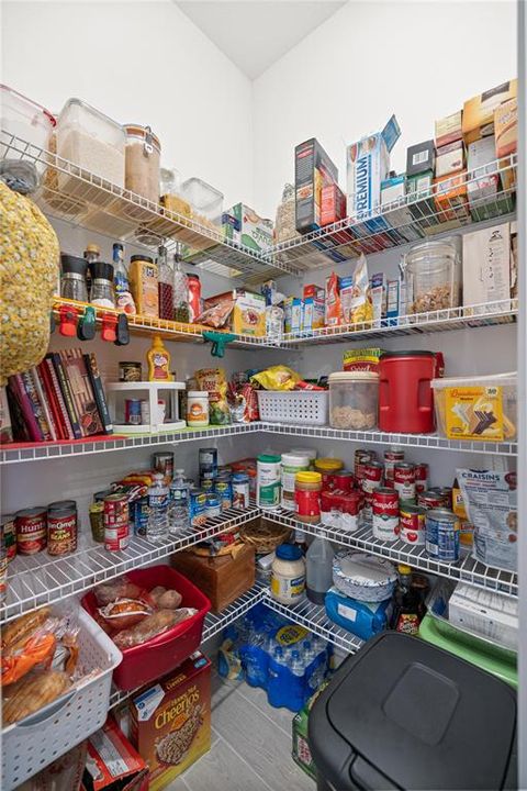 待售: $290,000 (2 贝兹, 2 浴室, 1548 平方英尺)