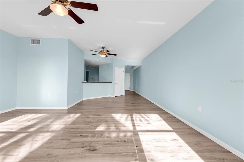 En Venta: $194,900 (2 camas, 2 baños, 1351 Pies cuadrados)