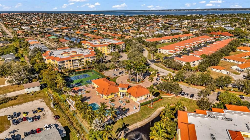 En Venta: $194,900 (2 camas, 2 baños, 1351 Pies cuadrados)