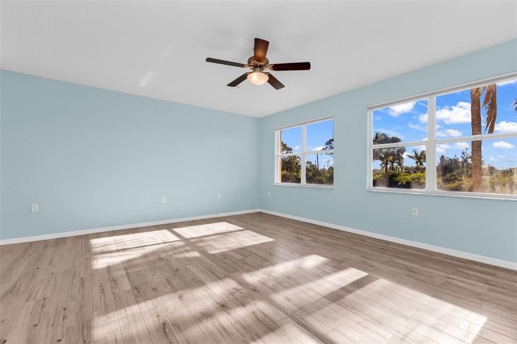 En Venta: $194,900 (2 camas, 2 baños, 1351 Pies cuadrados)