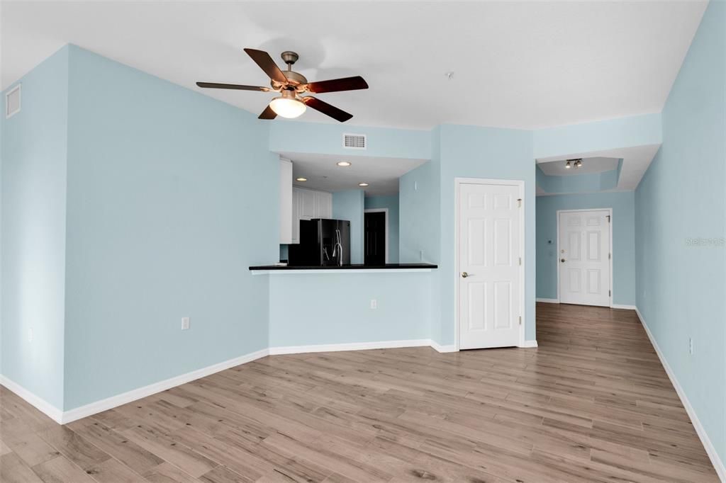 En Venta: $194,900 (2 camas, 2 baños, 1351 Pies cuadrados)