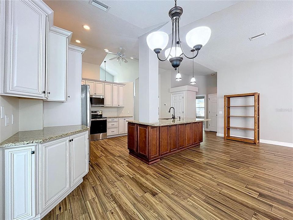 For Sale: $484,900 (3 beds, 2 baths, 2038 Square Feet)