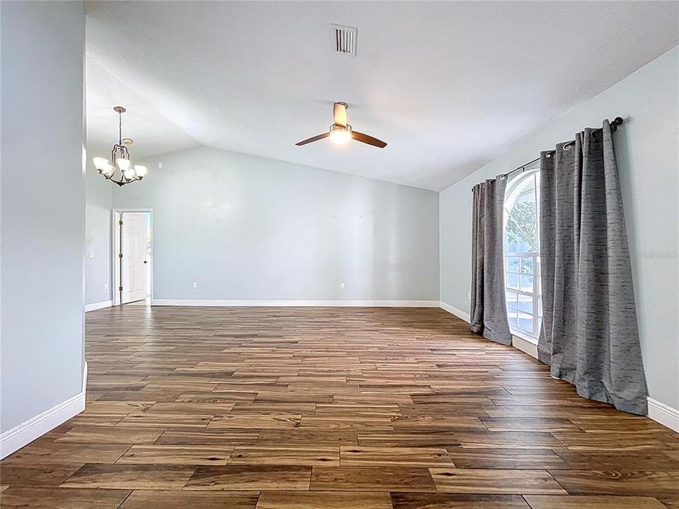 For Sale: $484,900 (3 beds, 2 baths, 2038 Square Feet)