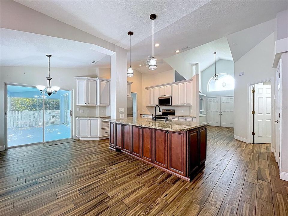 For Sale: $484,900 (3 beds, 2 baths, 2038 Square Feet)