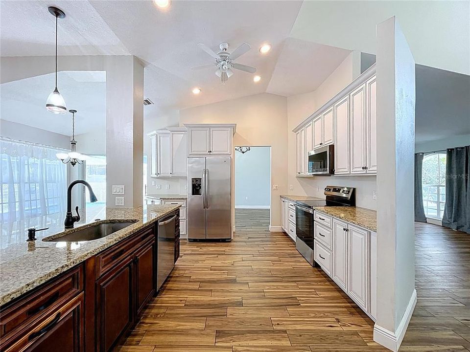 For Sale: $484,900 (3 beds, 2 baths, 2038 Square Feet)