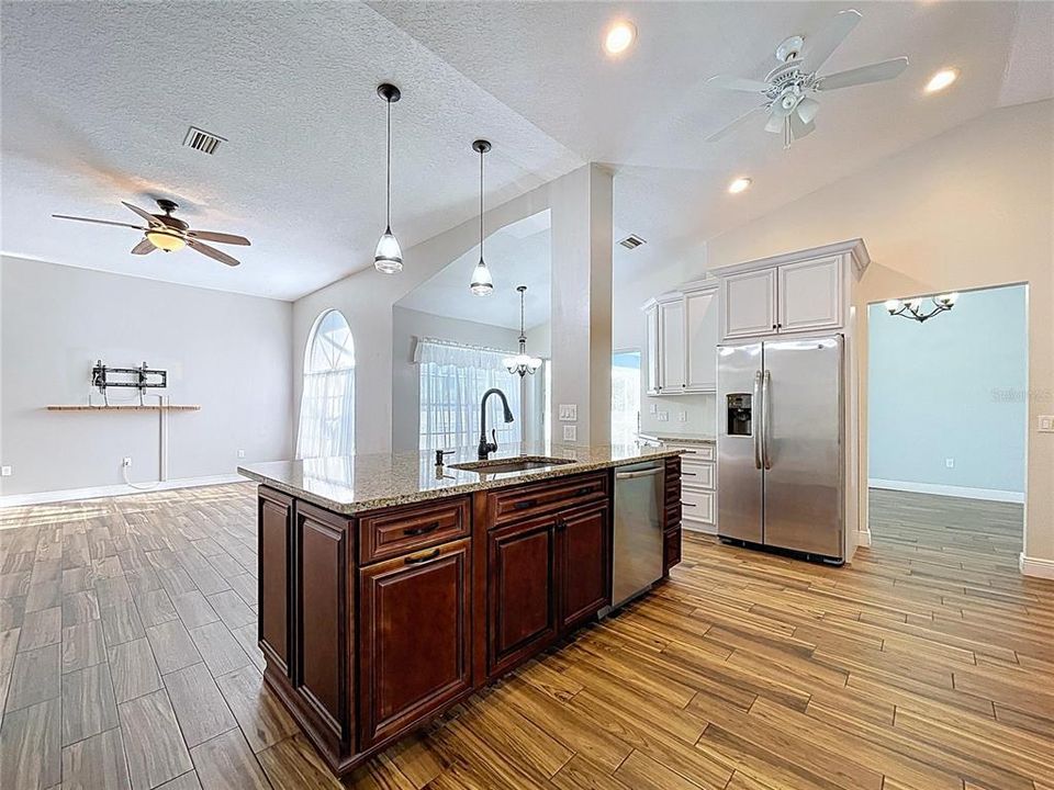 For Sale: $484,900 (3 beds, 2 baths, 2038 Square Feet)