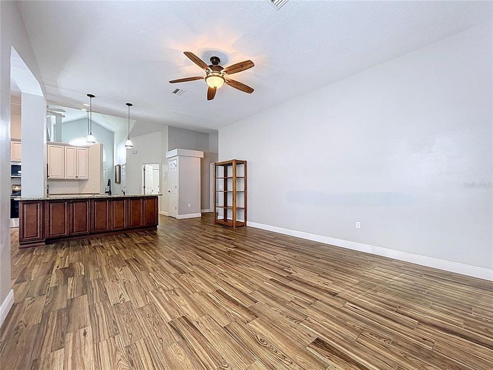 For Sale: $484,900 (3 beds, 2 baths, 2038 Square Feet)