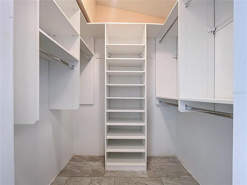 For Sale: $484,900 (3 beds, 2 baths, 2038 Square Feet)