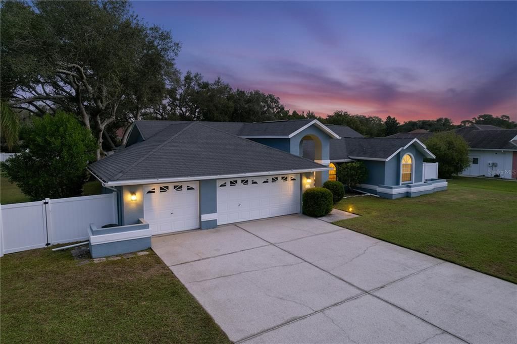 For Sale: $484,900 (3 beds, 2 baths, 2038 Square Feet)