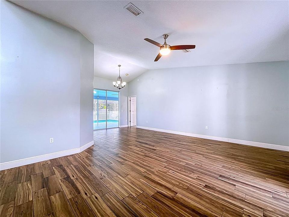 For Sale: $484,900 (3 beds, 2 baths, 2038 Square Feet)