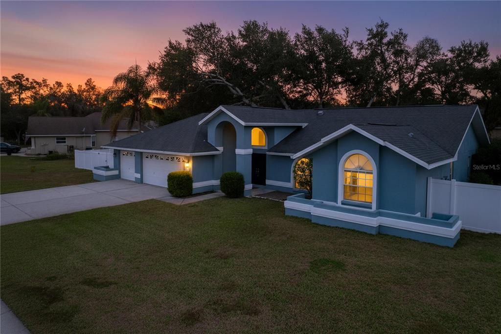 For Sale: $484,900 (3 beds, 2 baths, 2038 Square Feet)