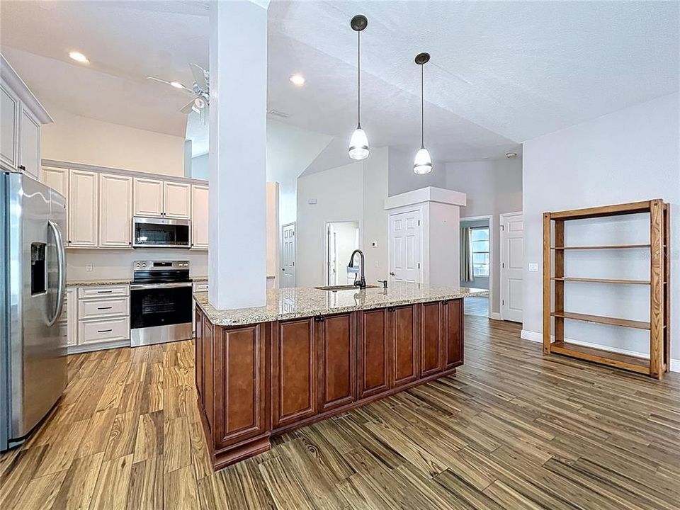 For Sale: $484,900 (3 beds, 2 baths, 2038 Square Feet)