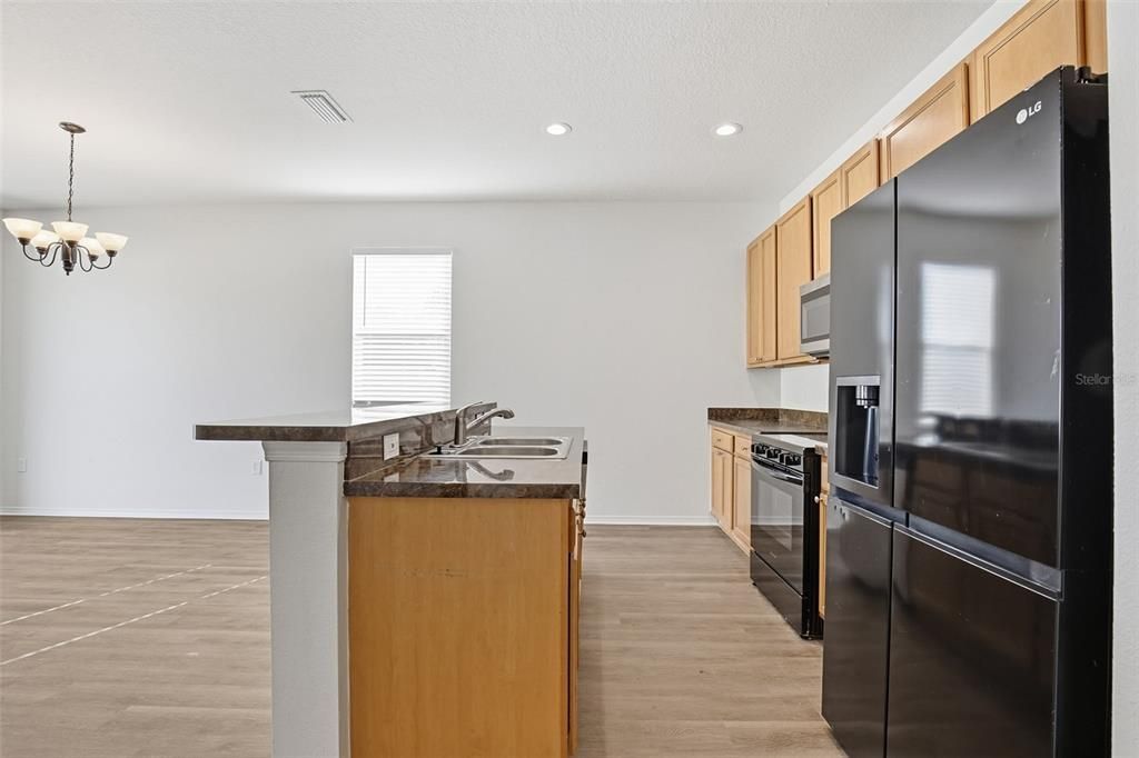 En Venta: $319,900 (3 camas, 2 baños, 1686 Pies cuadrados)