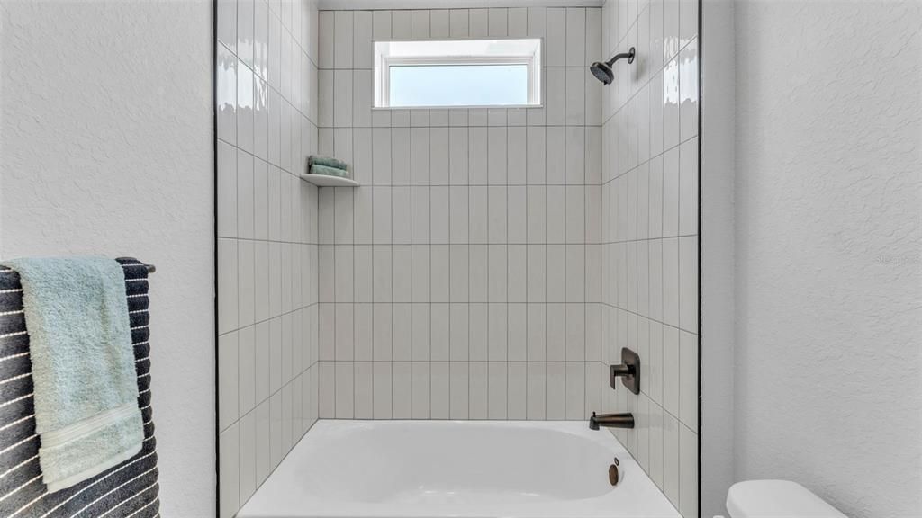 For Rent: $2,795 (3 beds, 2 baths, 2008 Square Feet)