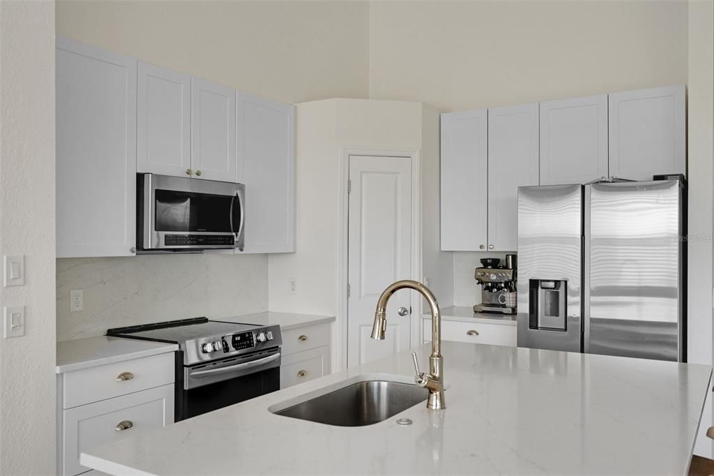 出租: $3,000 (3 贝兹, 2 浴室, 1672 平方英尺)