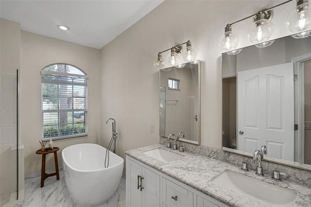 出租: $3,000 (3 贝兹, 2 浴室, 1672 平方英尺)