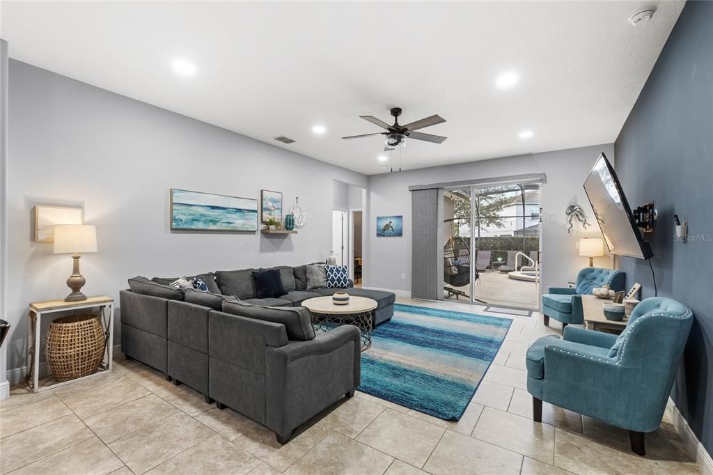 В аренду: $3,400 (5 спален, 5 ванн, 2099 Квадратных фут)