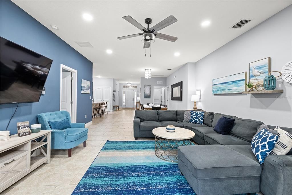 В аренду: $3,400 (5 спален, 5 ванн, 2099 Квадратных фут)