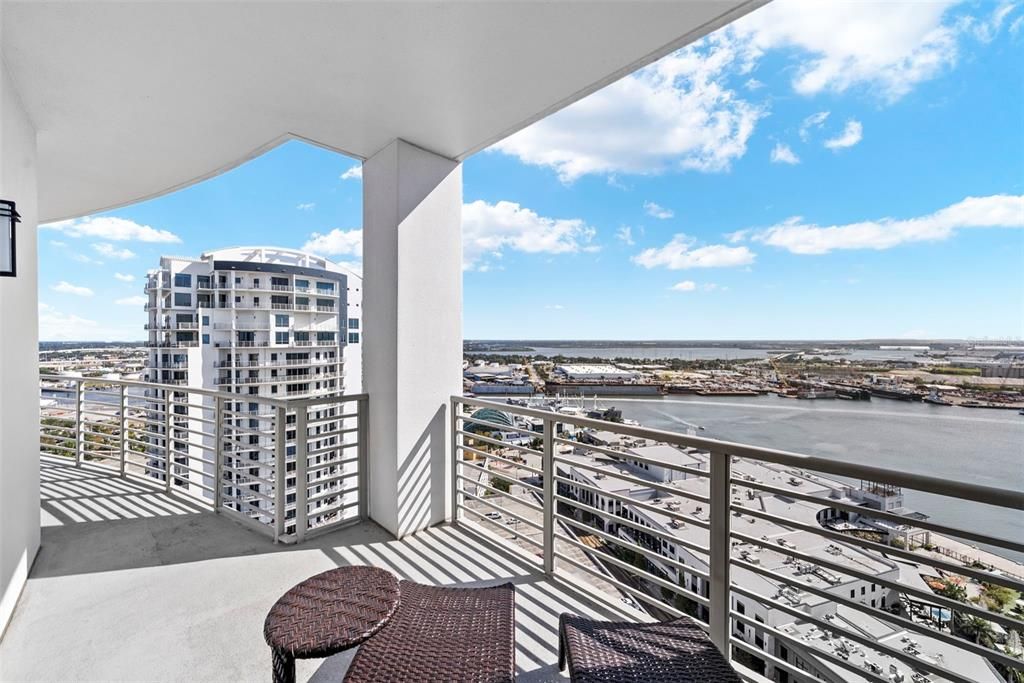 出租: $15,000 (3 贝兹, 3 浴室, 2985 平方英尺)