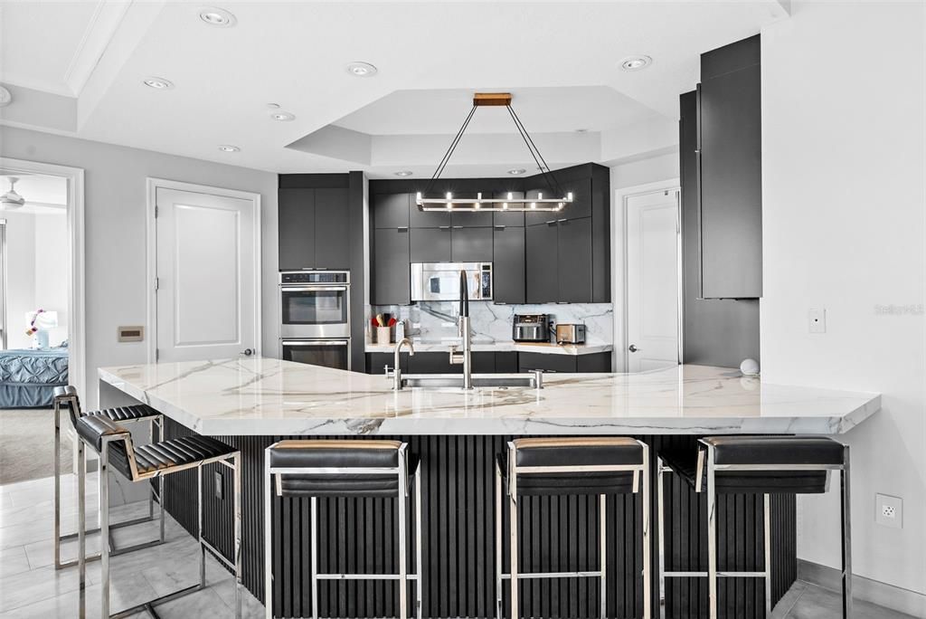 出租: $15,000 (3 贝兹, 3 浴室, 2985 平方英尺)