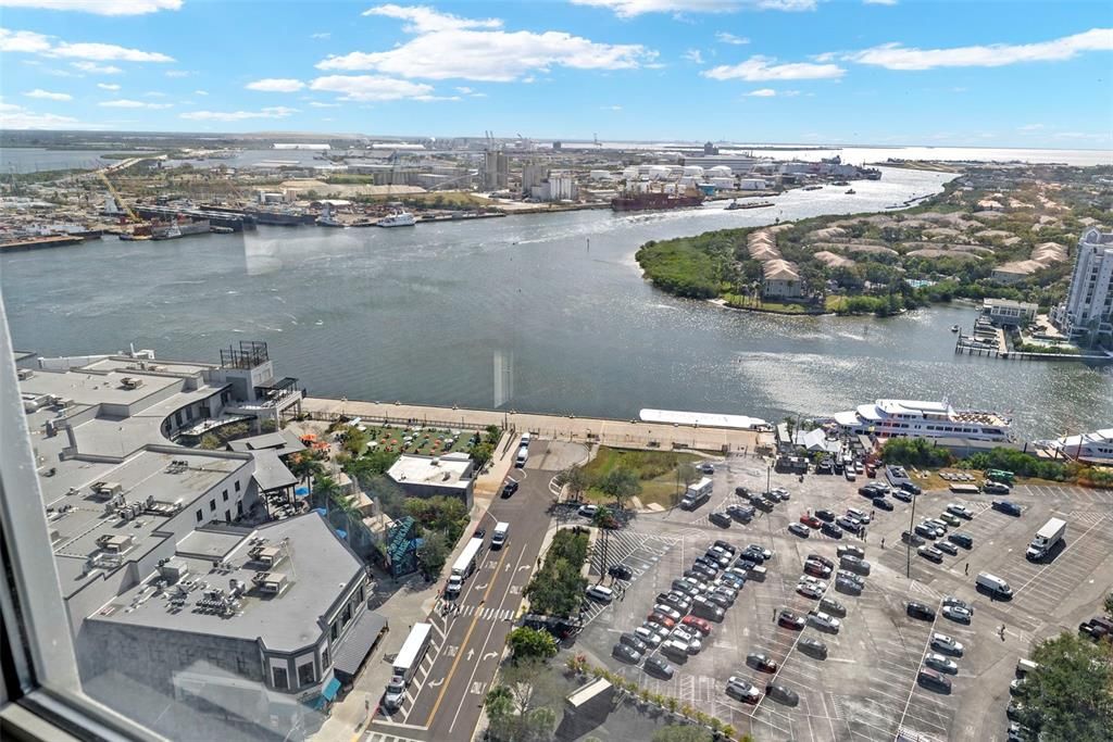 出租: $15,000 (3 贝兹, 3 浴室, 2985 平方英尺)