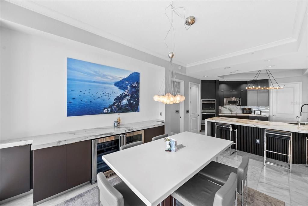 出租: $15,000 (3 贝兹, 3 浴室, 2985 平方英尺)