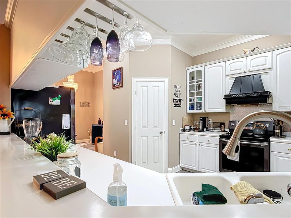 Activo con contrato: $875,000 (4 camas, 3 baños, 3131 Pies cuadrados)