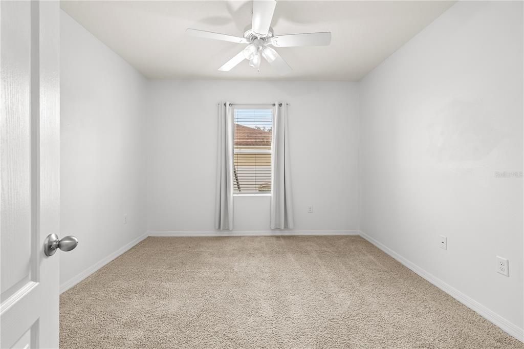 待售: $325,000 (4 贝兹, 2 浴室, 1872 平方英尺)