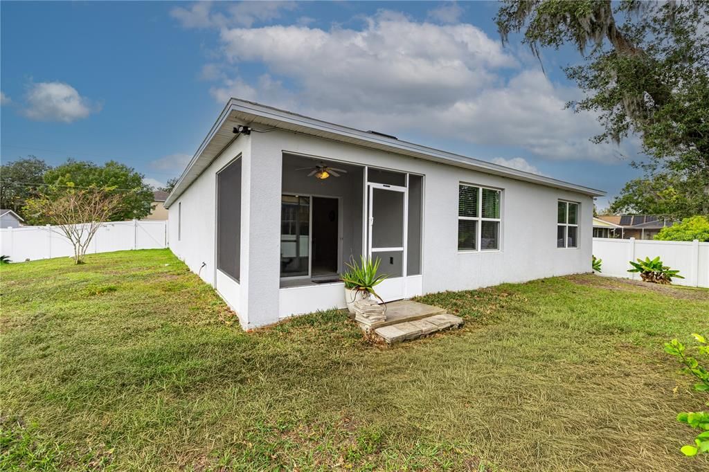 待售: $325,000 (4 贝兹, 2 浴室, 1872 平方英尺)